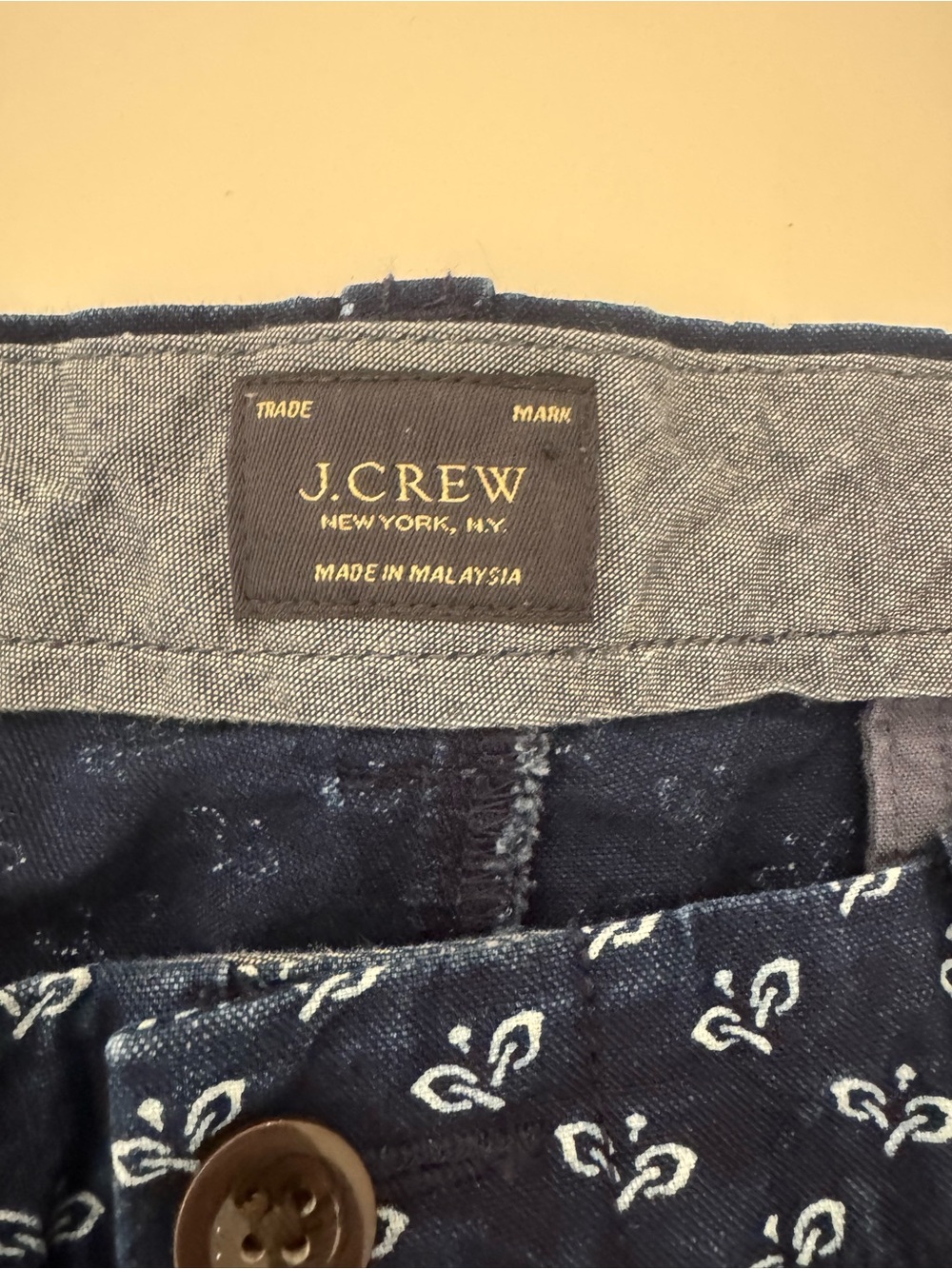 J. Crew Men’s Cotton Chino Navy Blue Printed Flat-Front Men’s Shorts size 34 - Picture 7 of 8